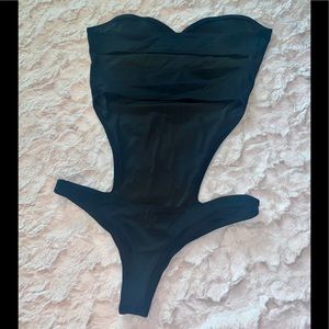 Coulbourne Monokini
